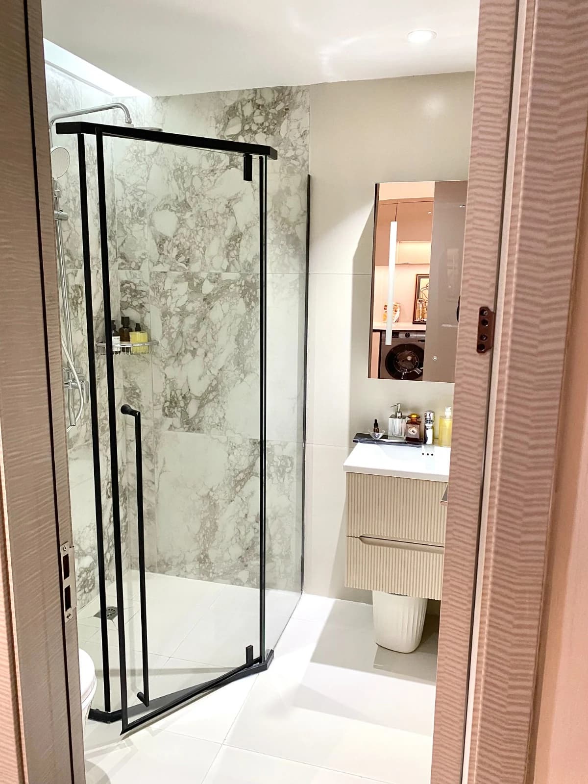Grosvenor show apartment bathroom