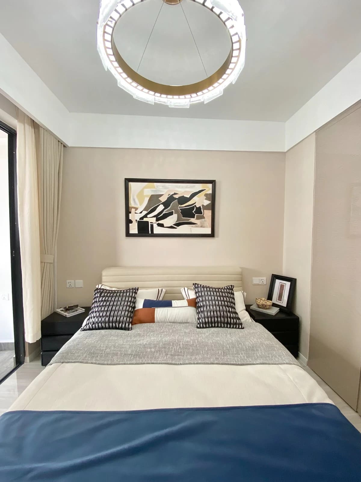 Grosvenor show apartment bedroom