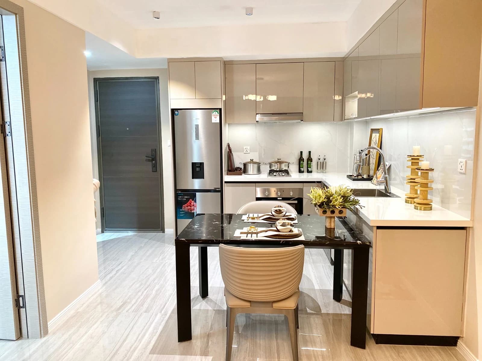 Grosvenor show apartment kitchen